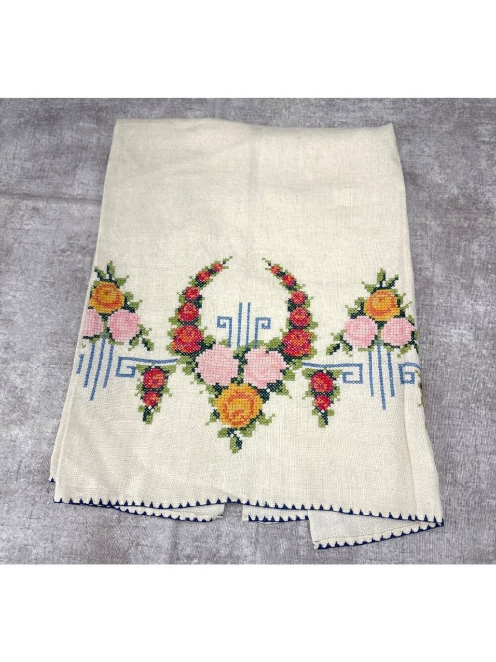 Embroidered Floral Linen Finger Towel Handmade 19" x 14" Delicate Stitching Vtg